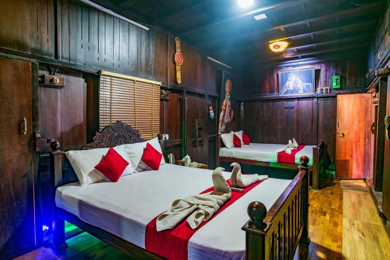 คาสติลโย เดอ วูด Hotel Kottakamboor ภายนอก รูปภาพ
